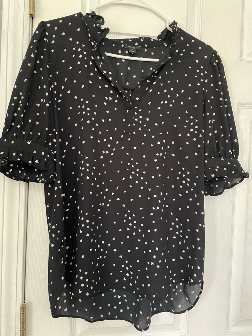 Ann Taylor Black Scattered White Flowers V-Neck ruffles Blouse